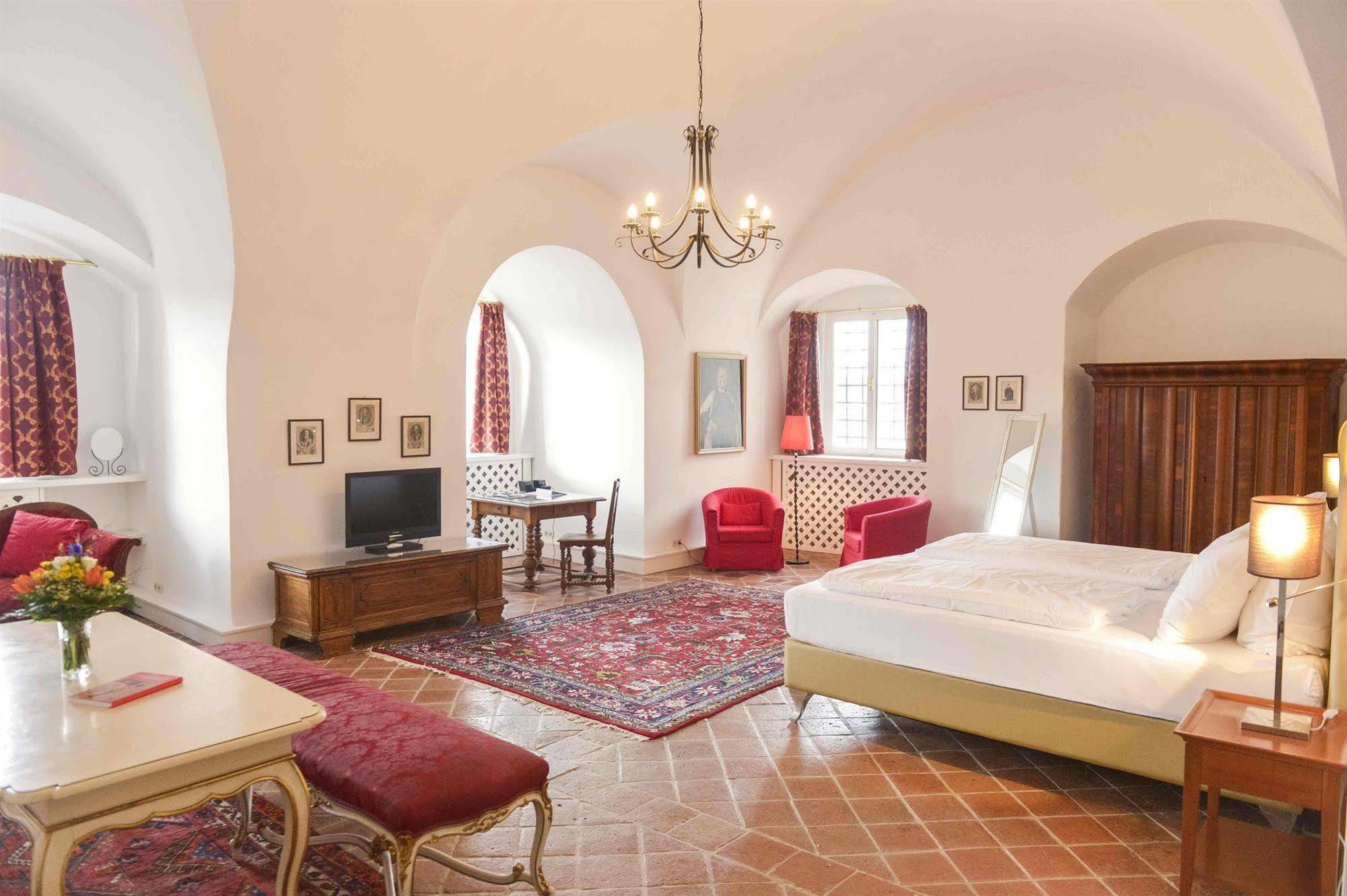 Schlosshotel Mailberg Ngoại thất bức ảnh